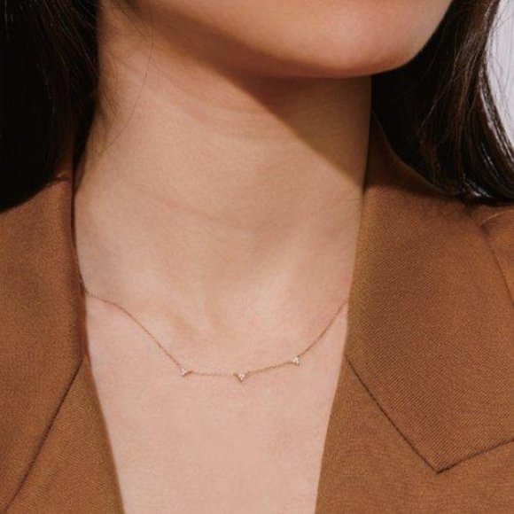 Sisterberry Jewelry - NWT Gigi Diamond Trillium Necklace - 14K Recycled Italian Solid Gold